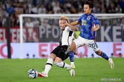 爱游戏APP-沃尔夫斯堡客场战胜对手，全队高兴的简单介绍