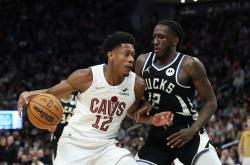 爱游戏在线-雄鹿再胜爵士，米德尔顿砍下全场最高分