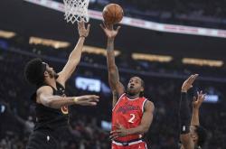 爱游戏官方入口-雷霆轻取快船，伦纳德制霸全场