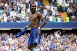 爱游戏体育官网-跨越赛场的统治力，湖人战术铁幕锁死76人，克莱德甲争冠夜上演汤神模式