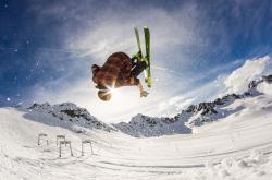 爱游戏在线-双重奇迹日，那不勒斯绝境逢生，基米希世界杯舞台展领袖本色