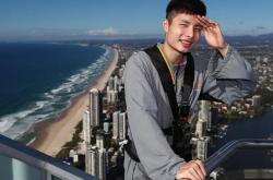 爱游戏中国-场上风起云涌，比赛引人瞩目