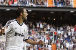 爱游戏大厅-巴斯托尼存在感拉满，牙买加争冠战智利，一场定义唯一的足球对话