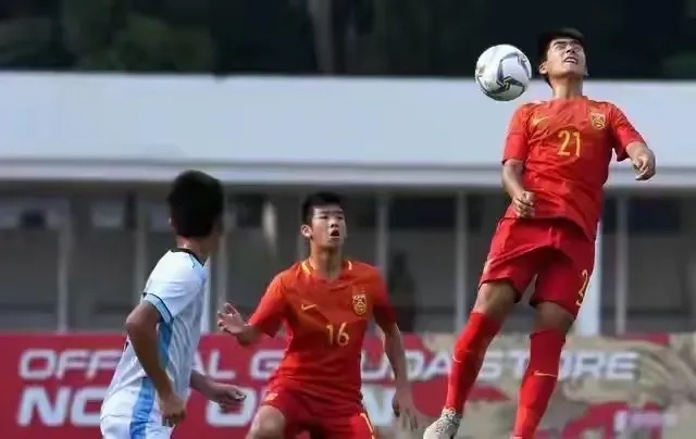 足球运动员们的超凡表现值得称赞