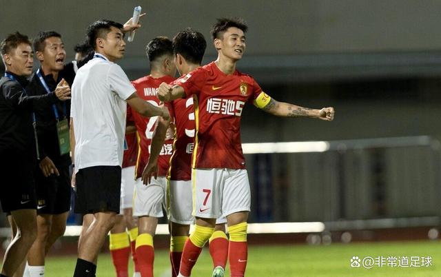 包含广州大战:富力挑战恒大,南粤德比再现的词条 包含广州大战:富力挑战恒大,南粤德比再现的词条