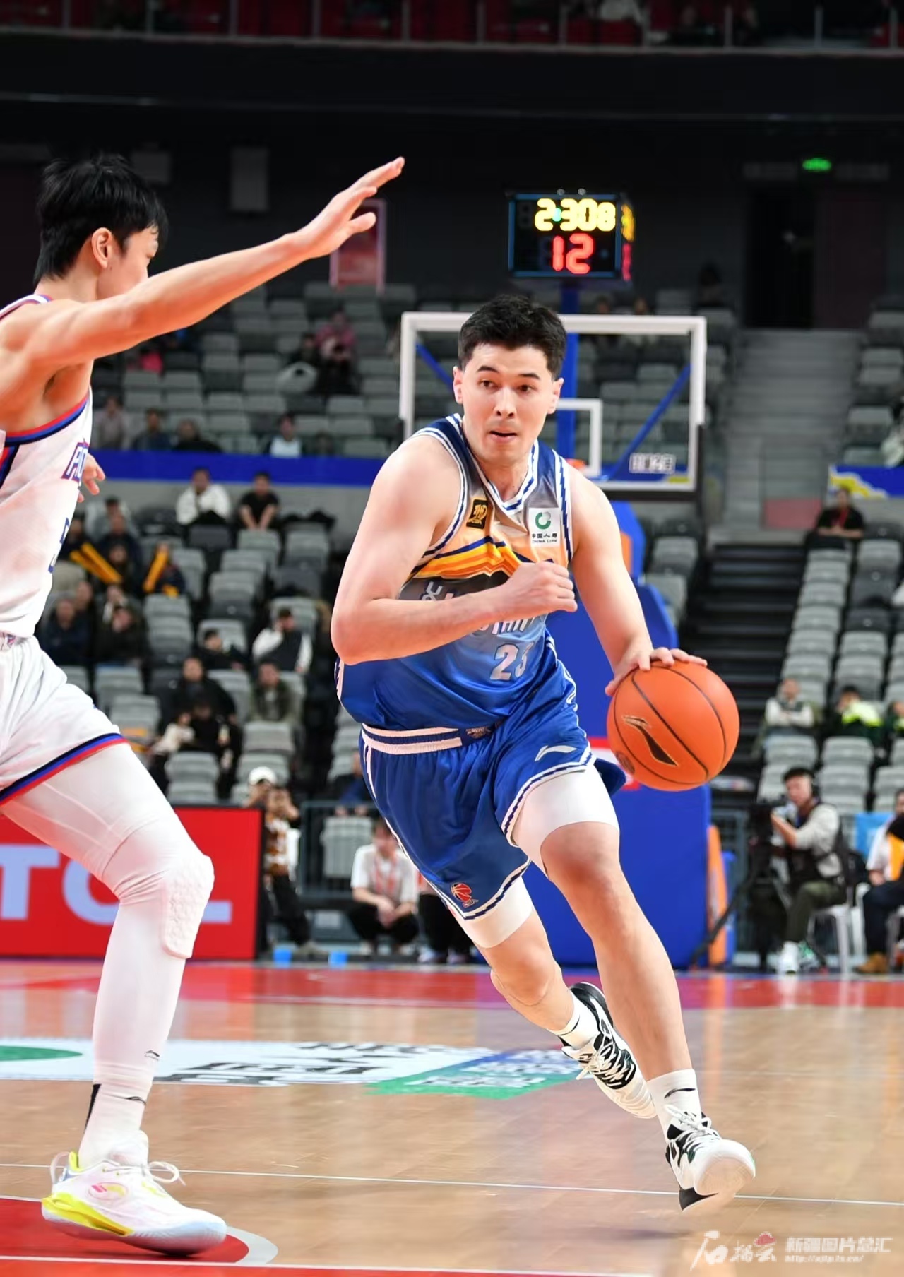 江苏男篮大胜新疆,实现保级 江苏男篮大胜新疆,实现保级