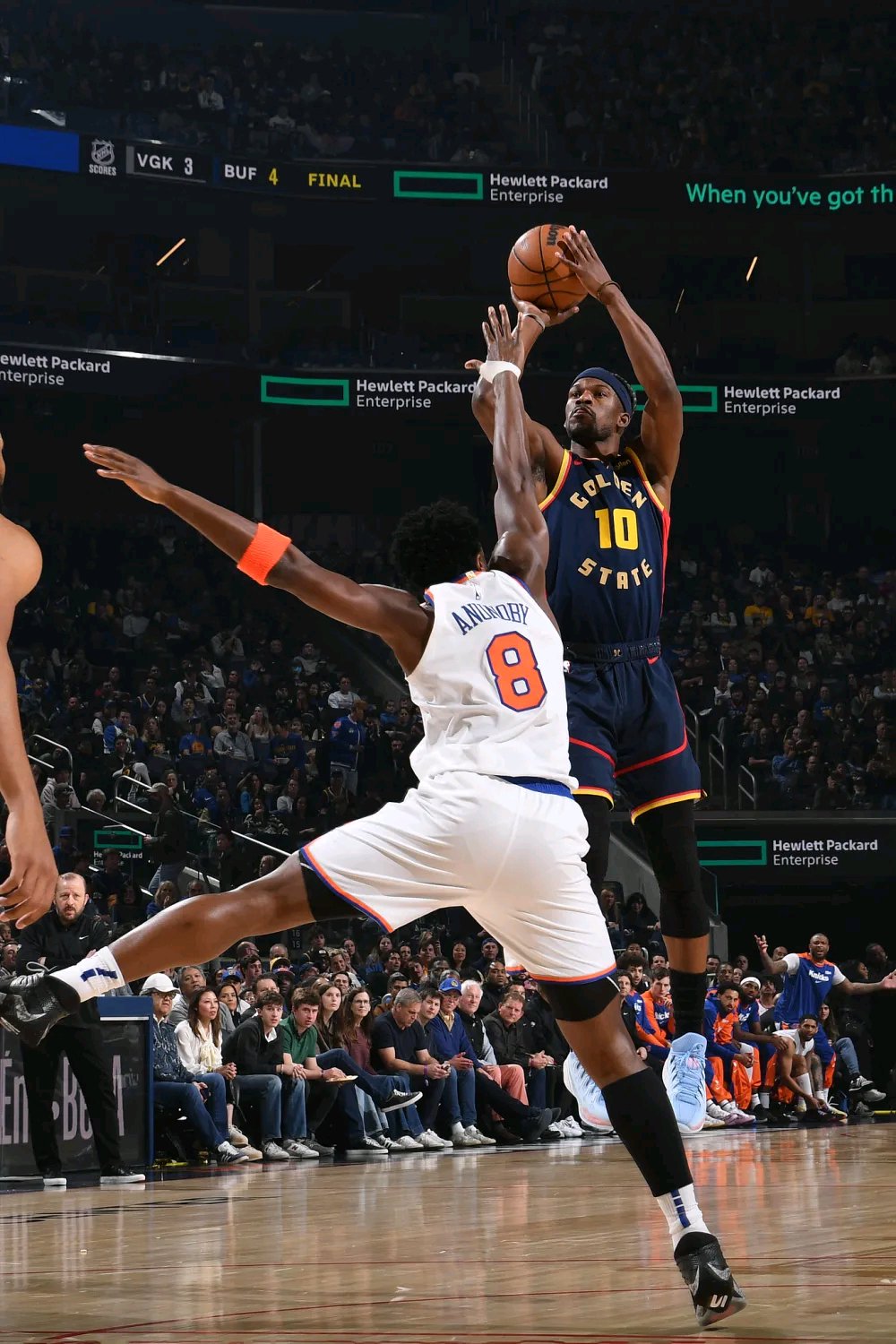 关于尼克斯赢得一场不易的胜利，球迷欢呼雀跃的信息