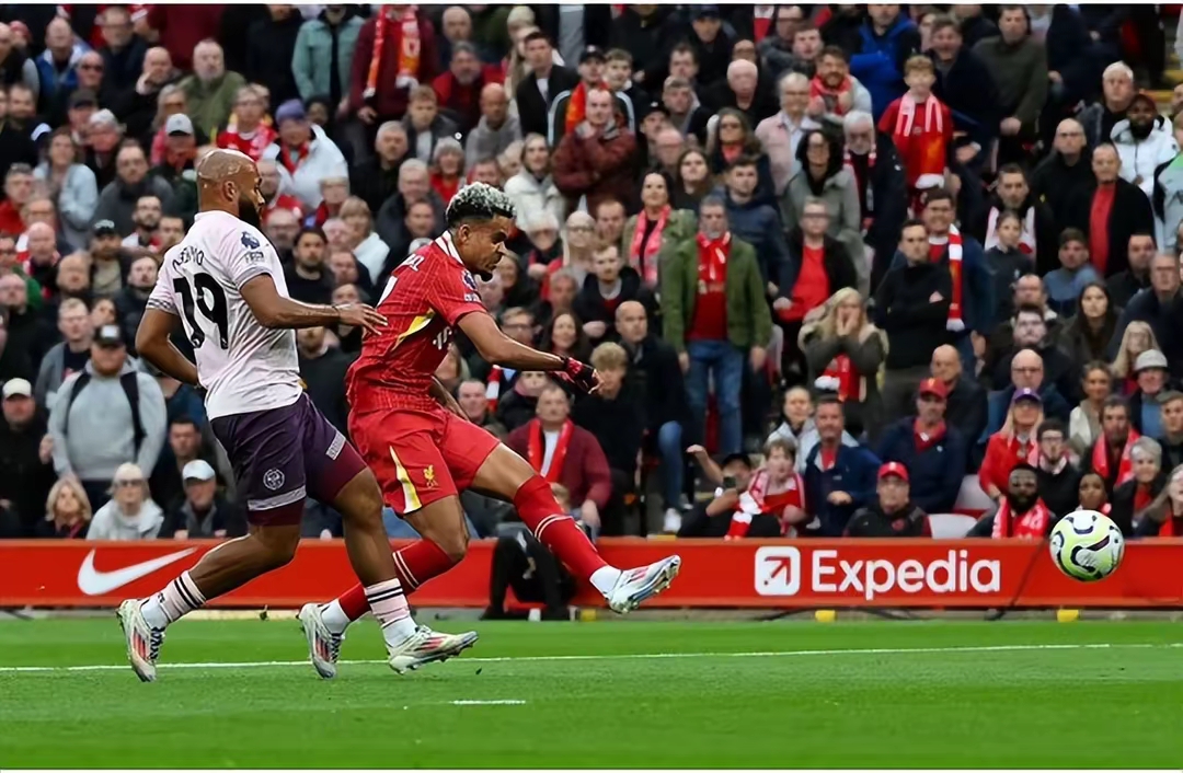 利兹联客场不敌利物浦，遭遇失利