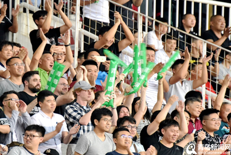 关于青岛黄海中场组织发挥出色，球队整体表现出色，积分榜上升的信息
