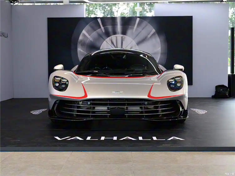 关于阿斯顿马丁绝杀威廉姆斯，维斯塔潘扛起全队的信息