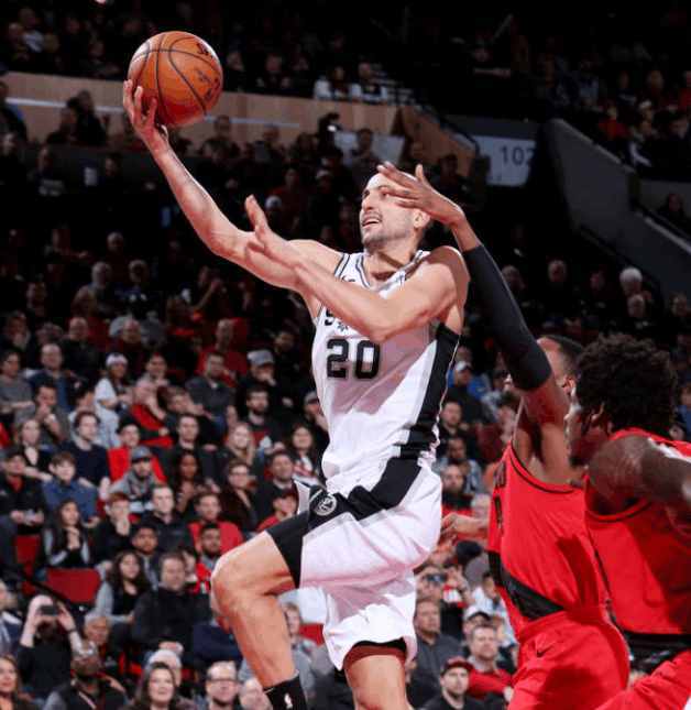 马刺完胜国王,麦科勒姆绝境逆转 马刺完胜国王,麦科勒姆绝境逆转