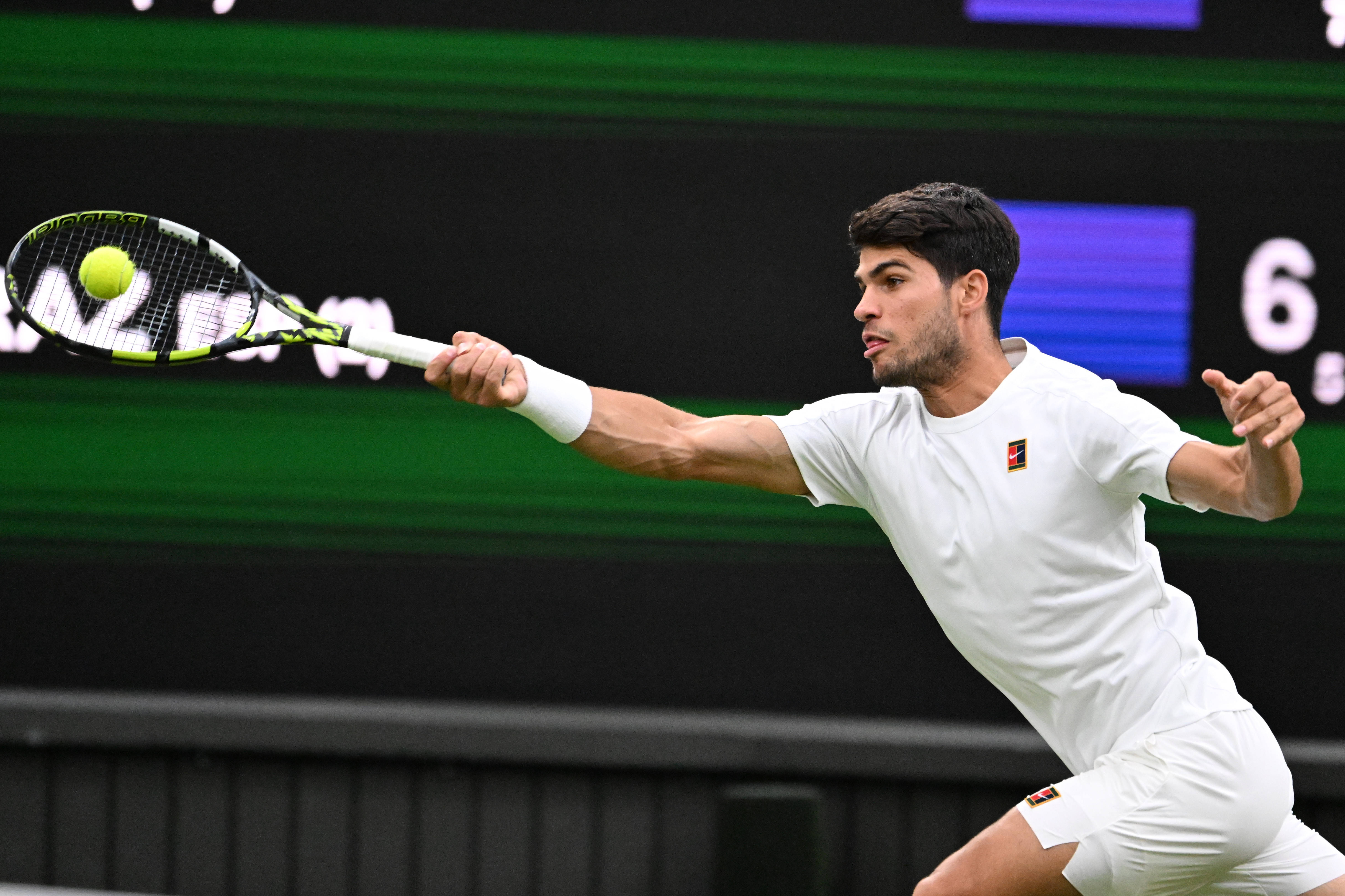 ATP总决赛鏖战温网,阿尔卡拉斯点燃赛场 ATP总决赛鏖战温网,阿尔卡拉斯点燃赛场