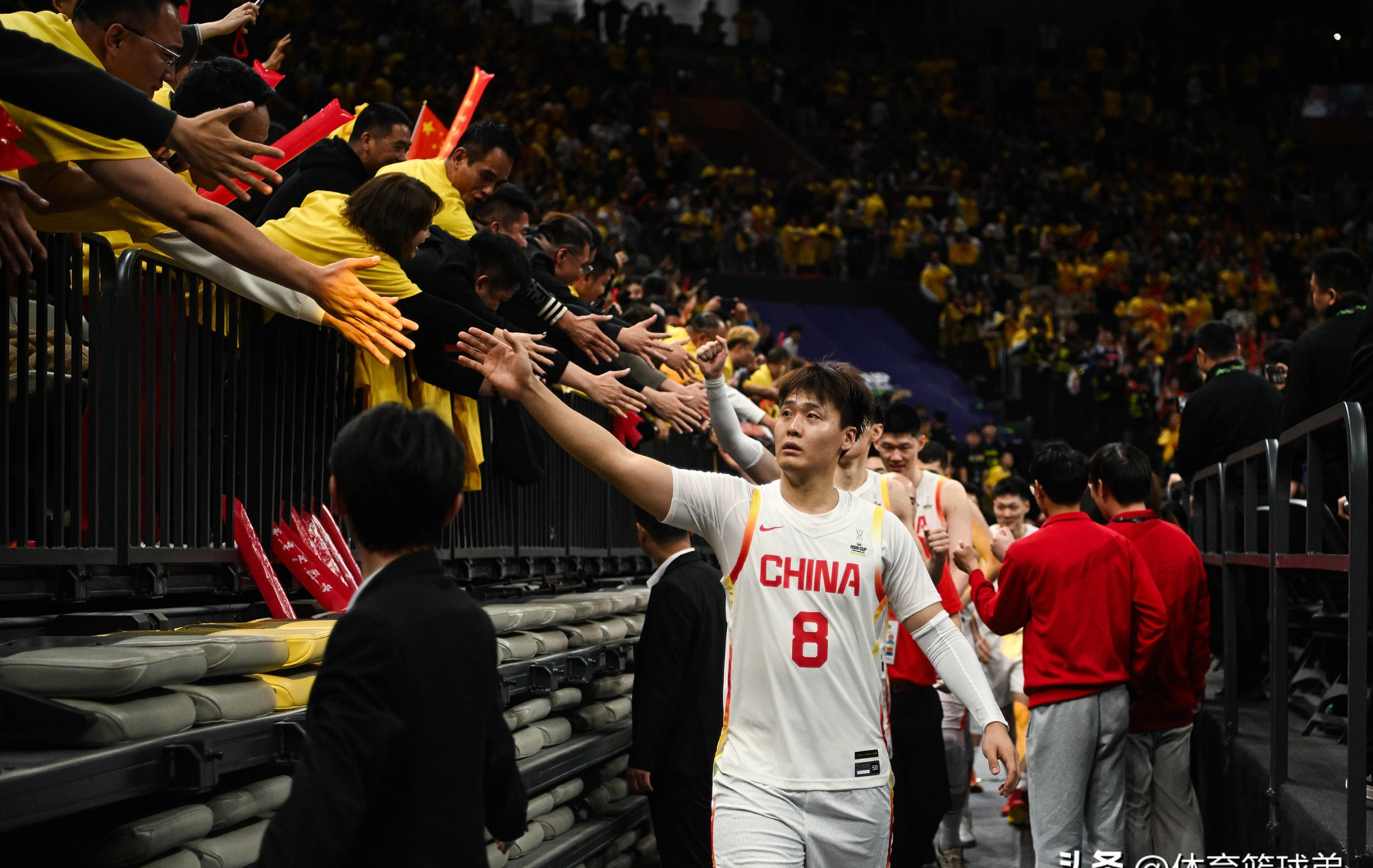 浙江队主场突破广东，全队表现亮眼，带走胜利的简单介绍