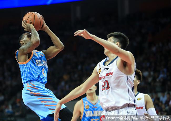 包含亚当斯得分王夺冠，广东男篮欢庆总决赛胜利的词条