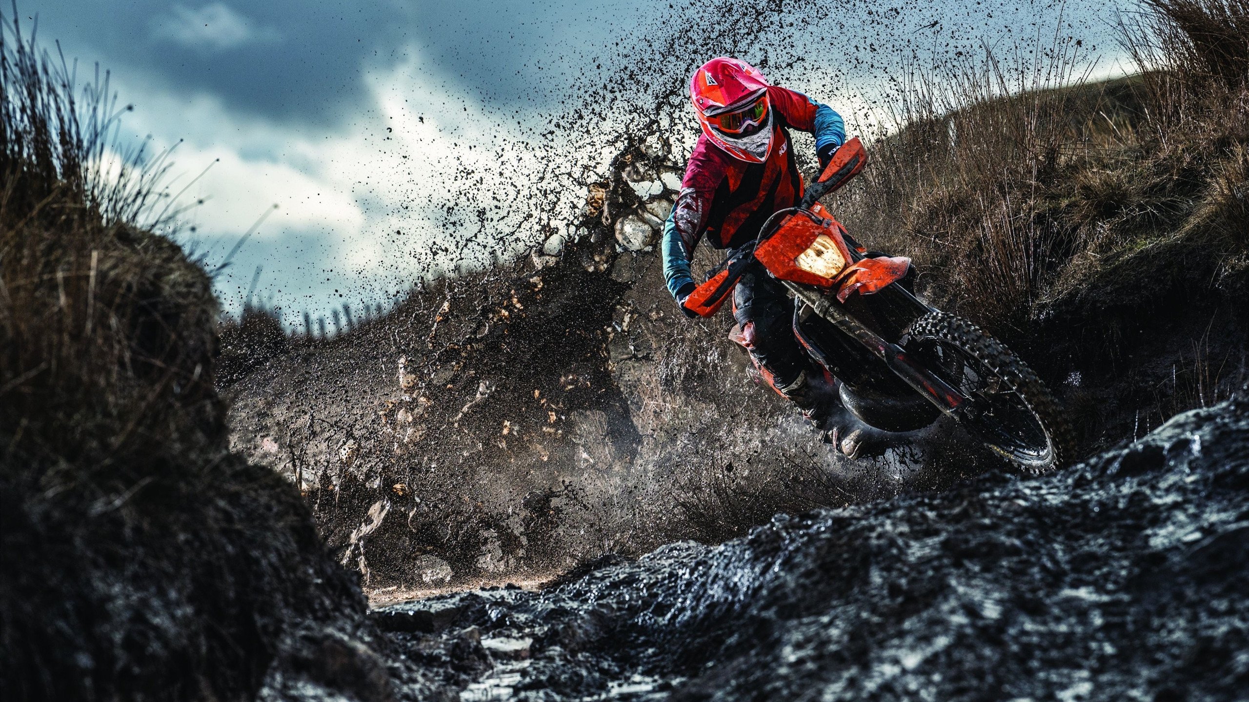 迪马利亚爆发点燃阿根廷，哥伦比亚战术完胜利物浦式进攻