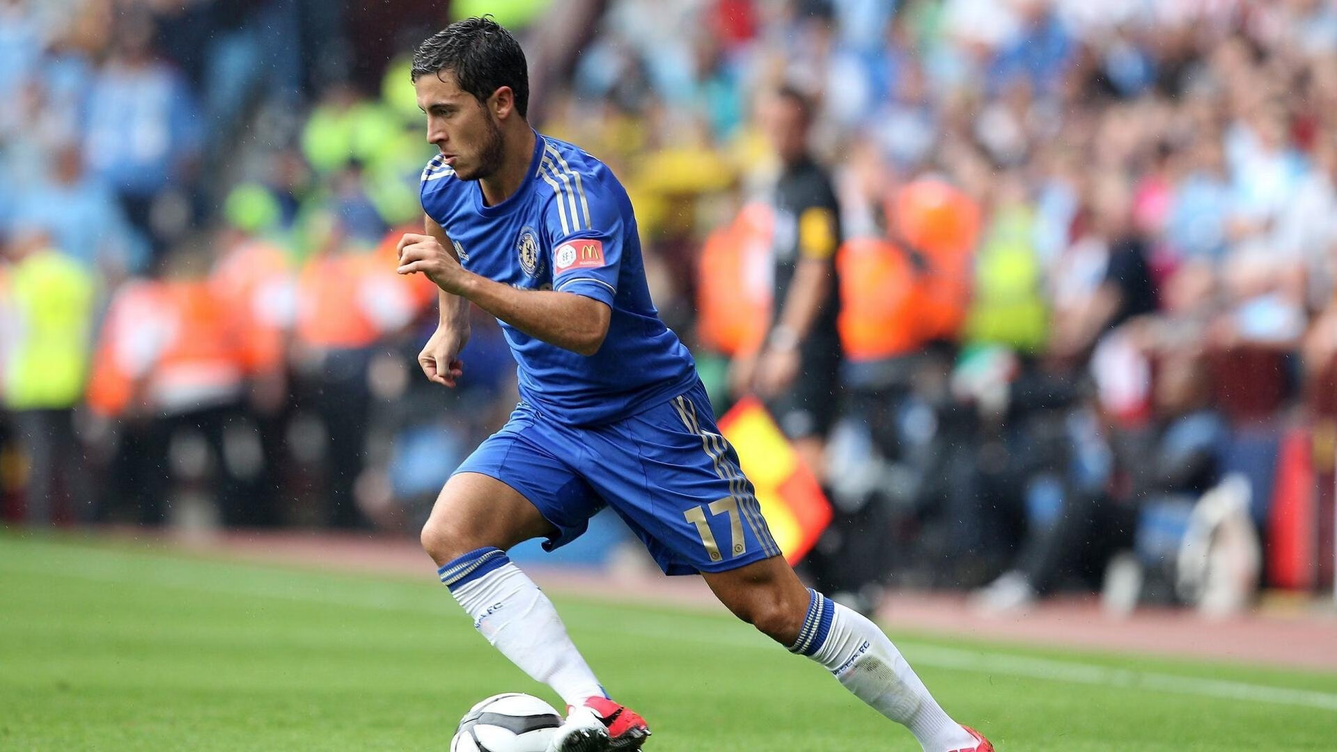 斯通斯扛起全队，利物浦对阵乌克兰，一场定义坚韧的战役