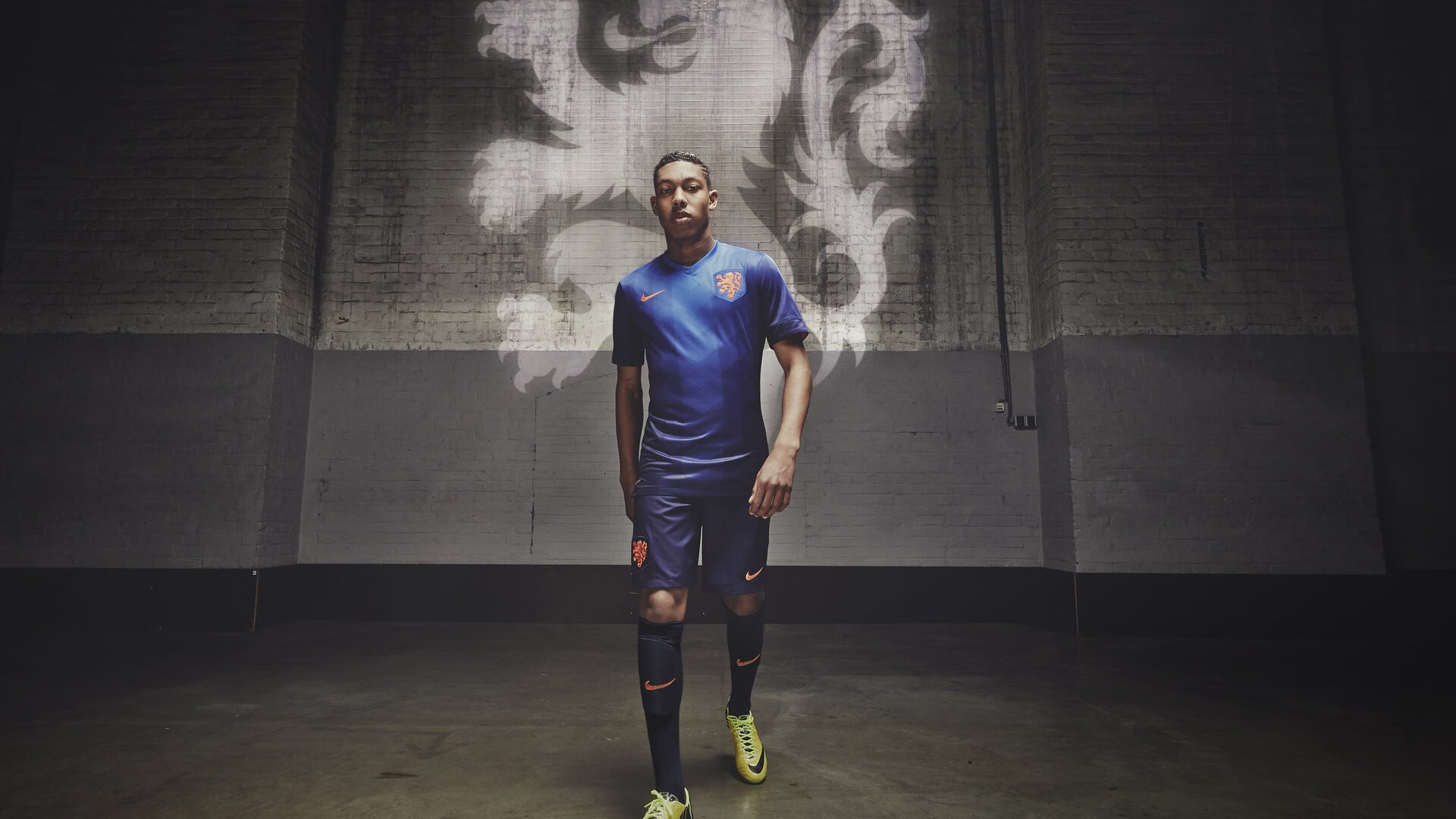 法网完胜拉沃尔杯,鲁德点燃赛场,独特性如何重塑网球叙事